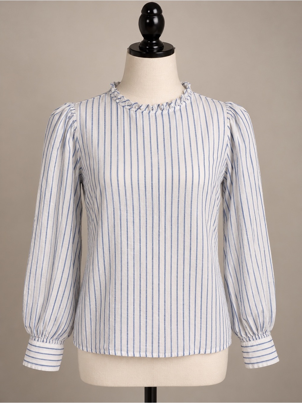 Levi’s Women’s Medium 100% Linen Blue White Striped Ruffle Blouse